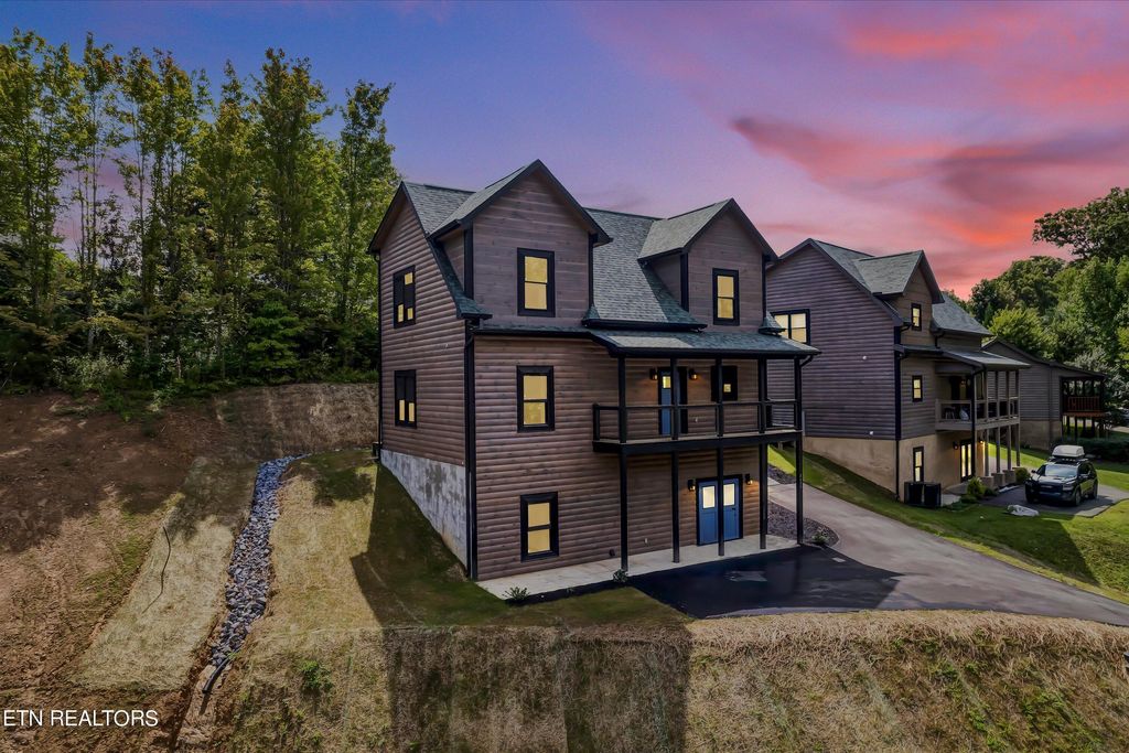 Photo of 2605 Stonebrook Drive, Pigeon Forge, TN 37863 (MLS # 1271771)