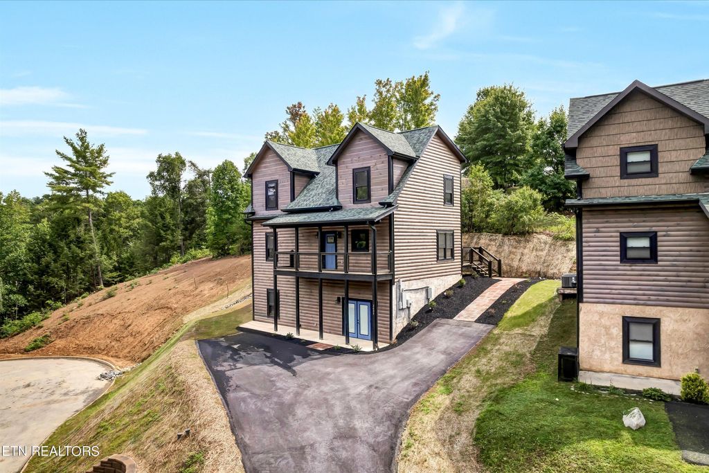 Photo of 2605 Stonebrook Drive, Pigeon Forge, TN 37863 (MLS # 1271771)