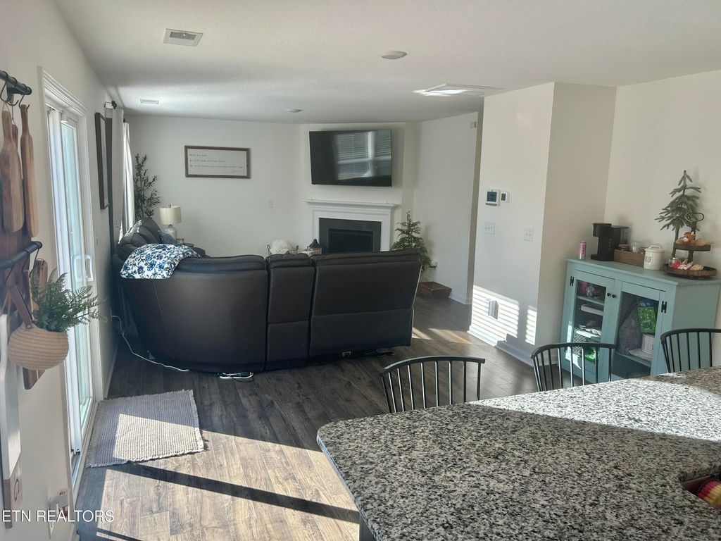 Photo of 210 Ambernic Way, Sweetwater, TN 37874 (MLS # 1326319)