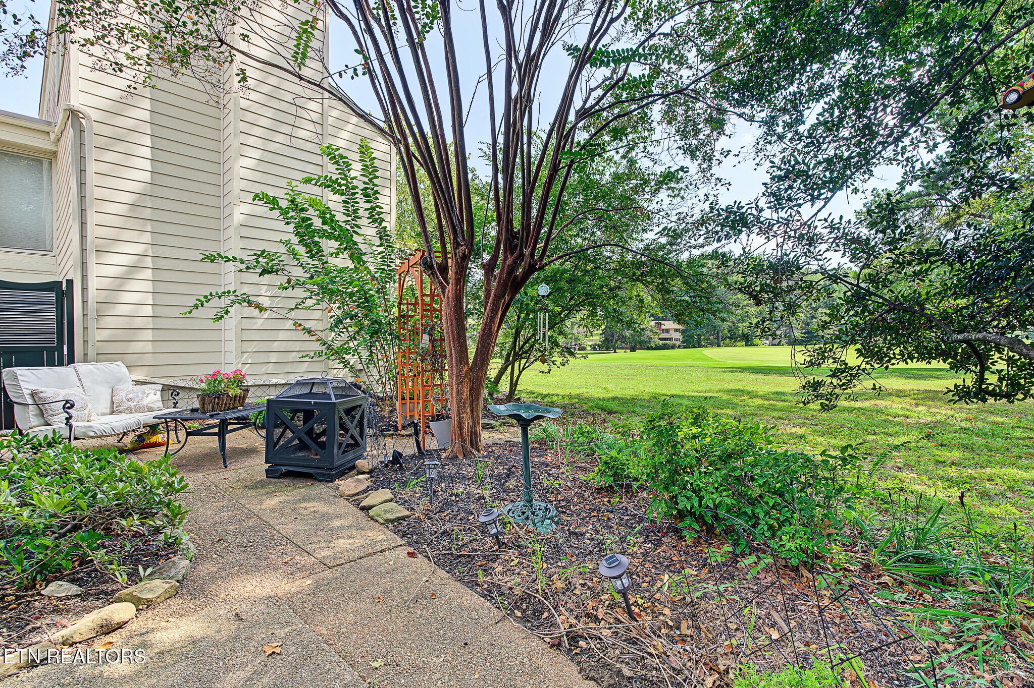 548 Lost Tree Lane