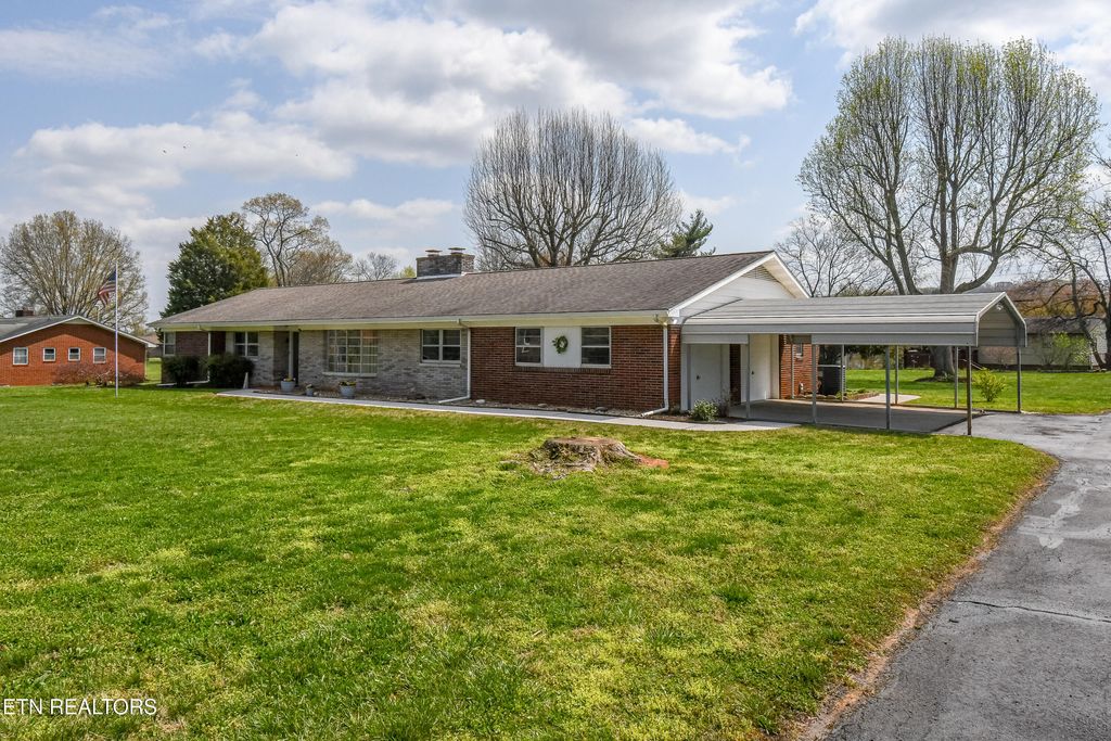 Photo of 126 October Lane, Maryville, TN 37804 (MLS # 1334466)