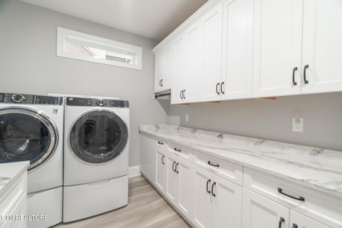 Tiny photo for 205 Waters Edge Way, Lenoir City, TN 37771 (MLS # 1332368)