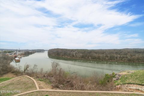 Tiny photo for 205 Waters Edge Way, Lenoir City, TN 37771 (MLS # 1332368)