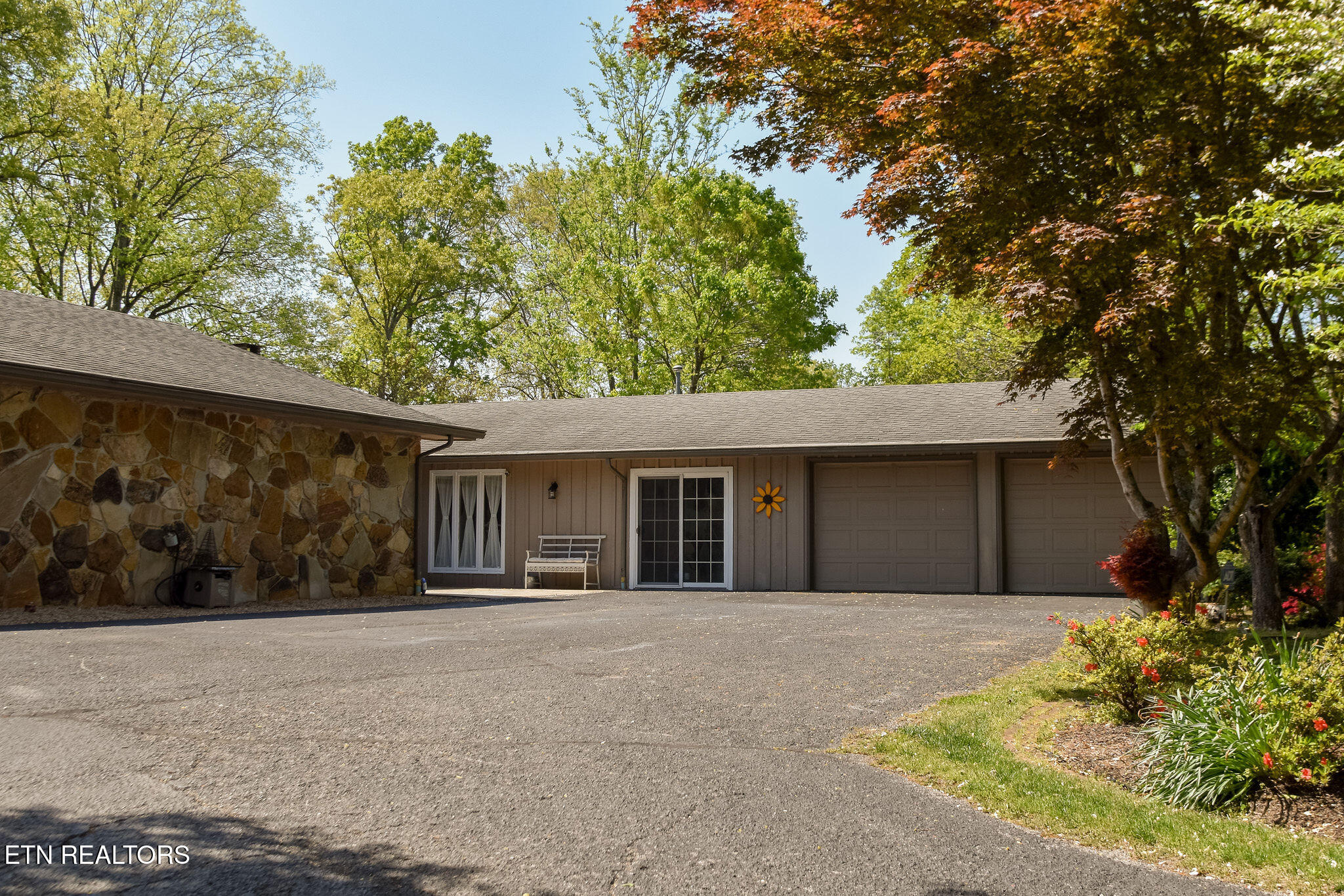 121 Westcliff Drive