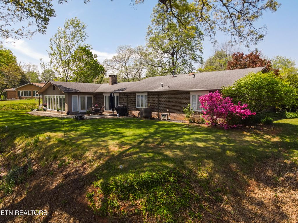 Photo of 121 Westcliff Drive, Harriman, TN 37748 (MLS # 1298765)