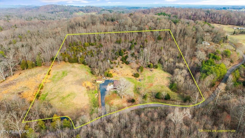 Photo of 129 Pleasant Hill Rd, Sweetwater, TN 37874 (MLS # 1331506)