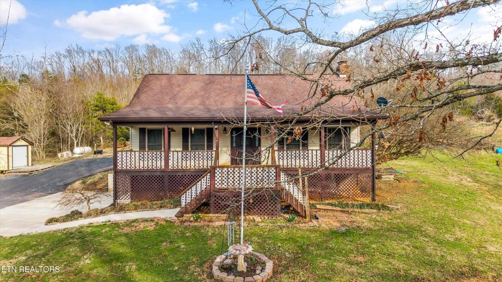 Photo of 129 Pleasant Hill Rd, Sweetwater, TN 37874 (MLS # 1331506)