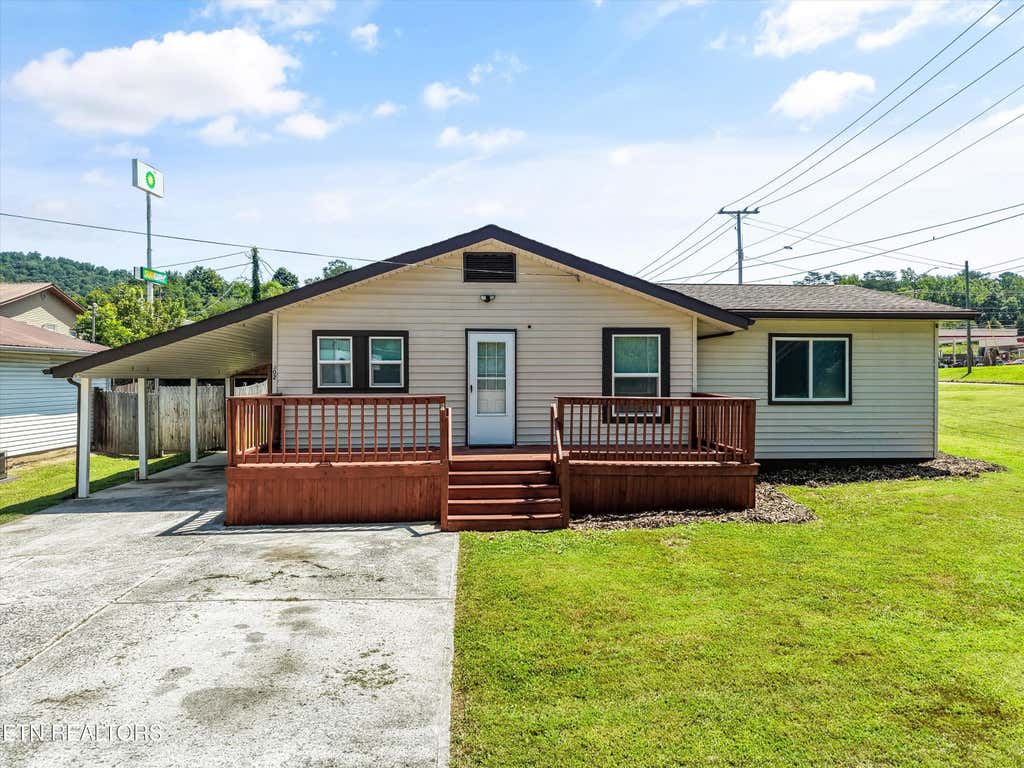 Photo of 502 Wallace Ave, Rocky Top, TN 37769 (MLS # 1350379)