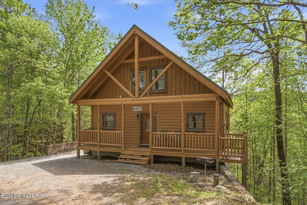 Photo of 1118 Ski View Lane, Sevierville, TN 37876 (MLS # 1336864)
