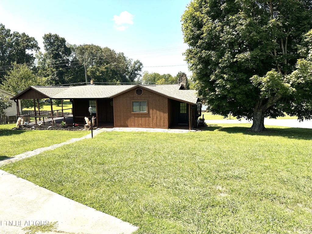 Photo of 301 Mahala Rd, Sweetwater, TN 37874 (MLS # 1312106)