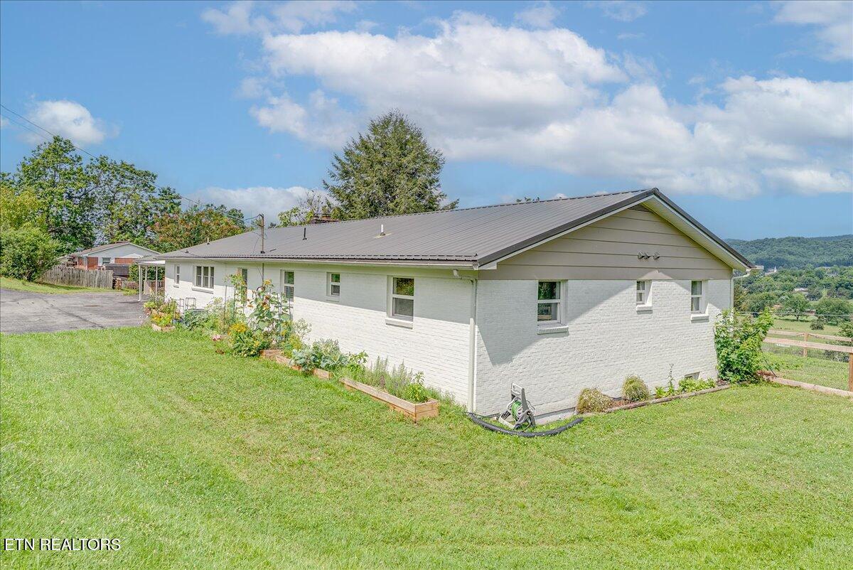 187 Oxford Circle