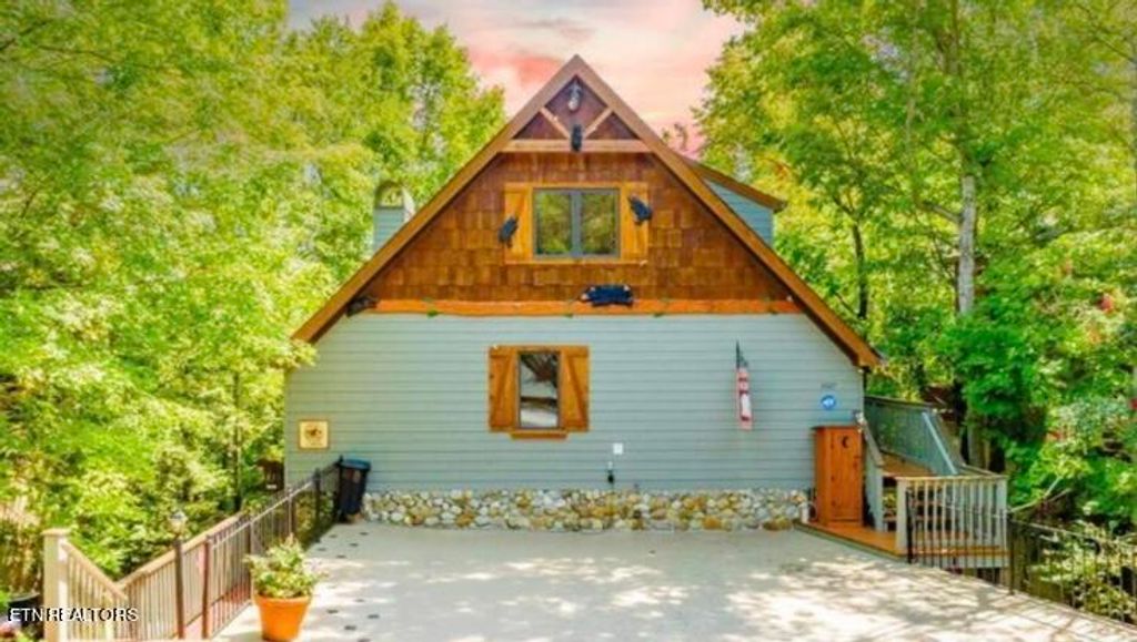 Photo of 2687 Valley Heights Drive, Pigeon Forge, TN 37863 (MLS # 1259406)