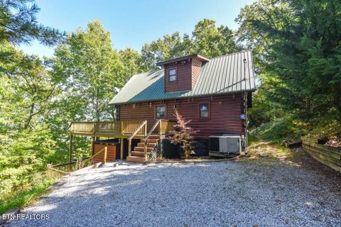 Photo of 3831 Glenview Way, Sevierville, TN 37862 (MLS # 1318831)