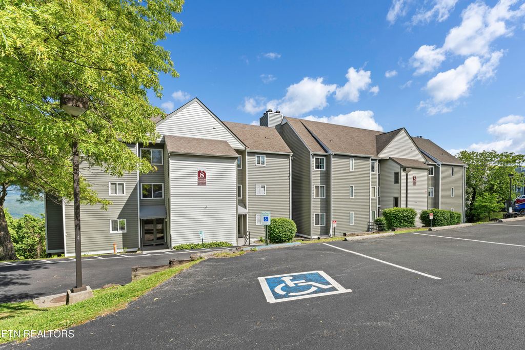 Photo of 1260 Ski View Drive #APT 8108, Gatlinburg, TN 37738 (MLS # 1340866)