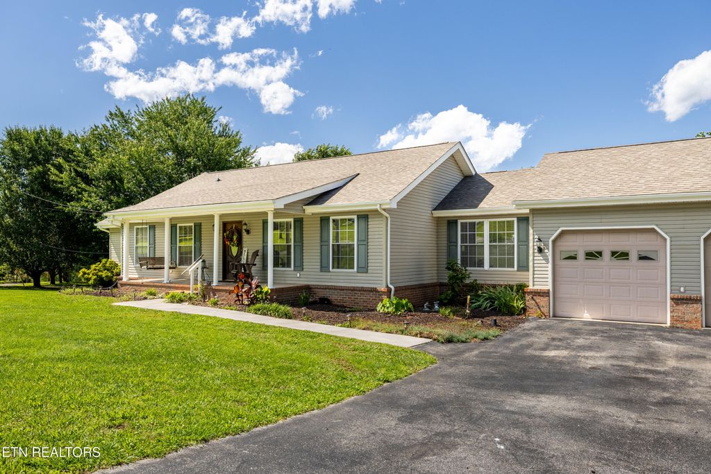 Photo of 178 Scenic Hill Lane, Lenoir City, TN 37771 (MLS # 1302244)