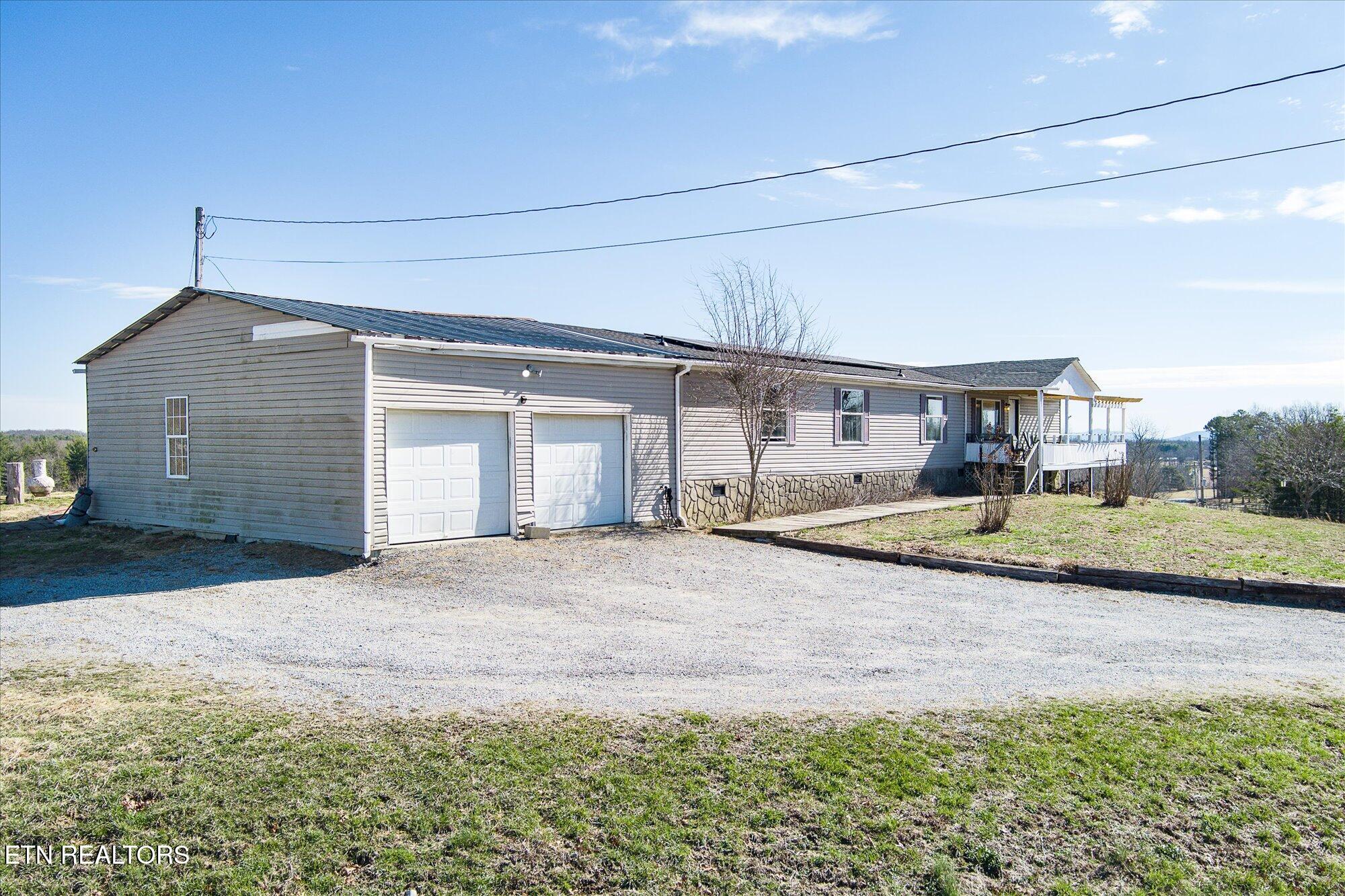 102 Flat Rock Rd