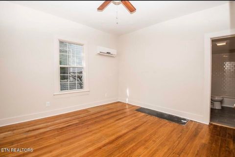 Tiny photo for 319 E Burwell Ave, Knoxville, TN 37917 (MLS # 1332173)