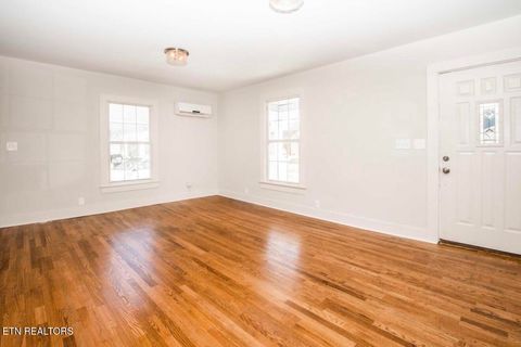 Tiny photo for 319 E Burwell Ave, Knoxville, TN 37917 (MLS # 1332173)