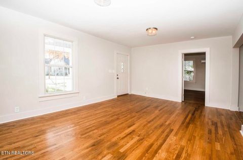 Tiny photo for 319 E Burwell Ave, Knoxville, TN 37917 (MLS # 1332173)