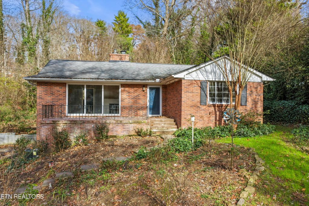 Photo of 5107 Green Valley Drive, Knoxville, TN 37914 (MLS # 1324120)