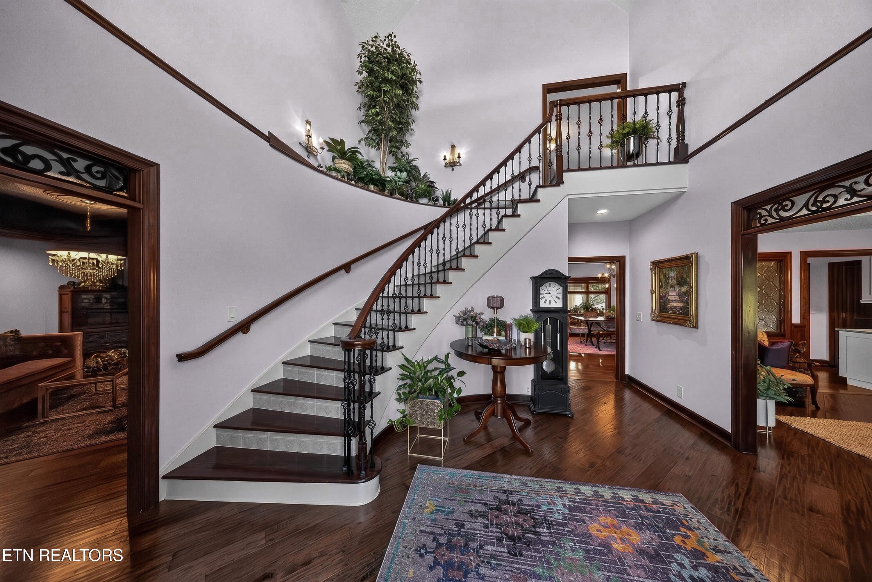 1329 W Hunt Rd