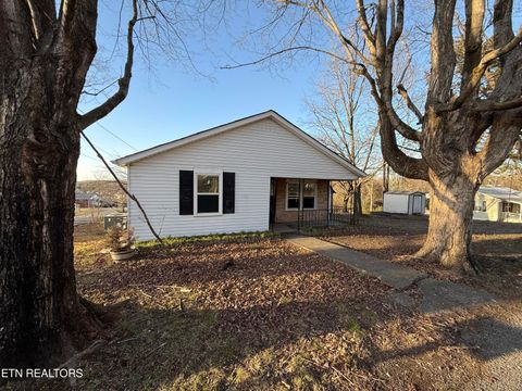 Photo of 716 North Ave, Athens, TN 37303 (MLS # 1330092)