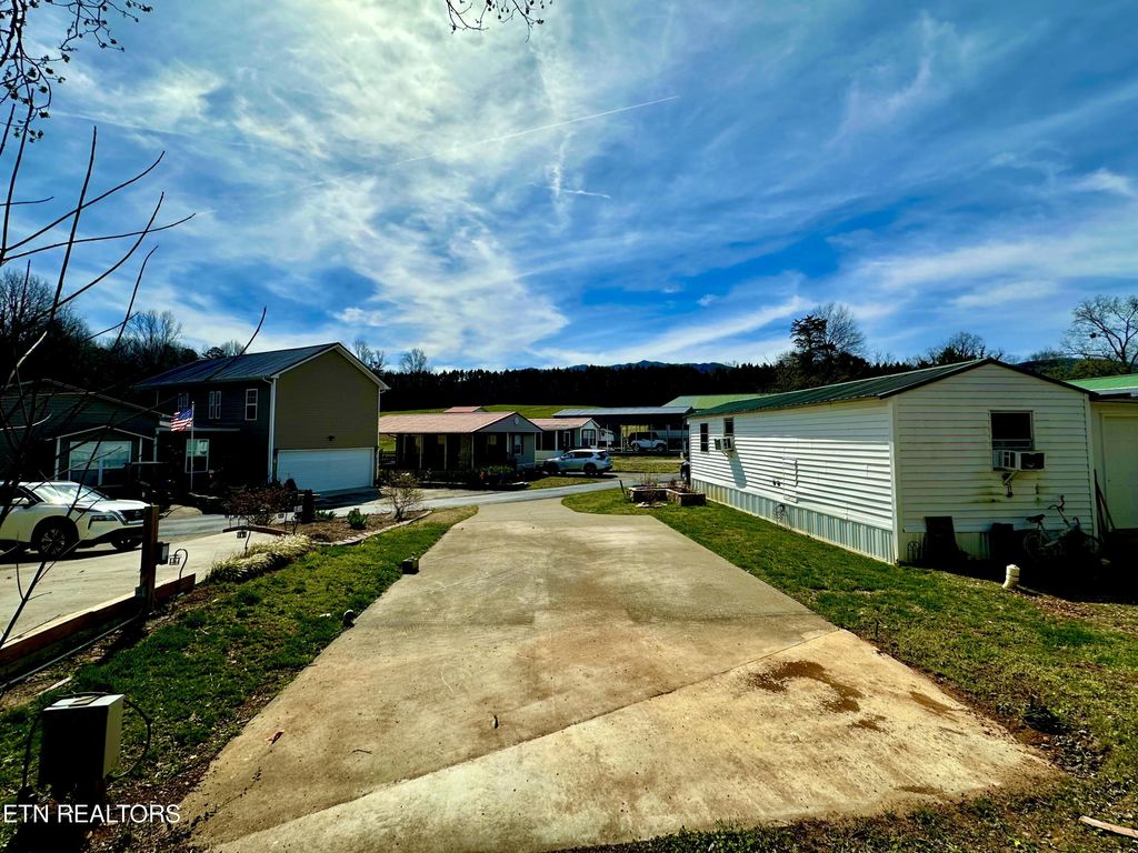 Photo of 518 Flamingo Circle, Townsend, TN 37882 (MLS # 1261972)