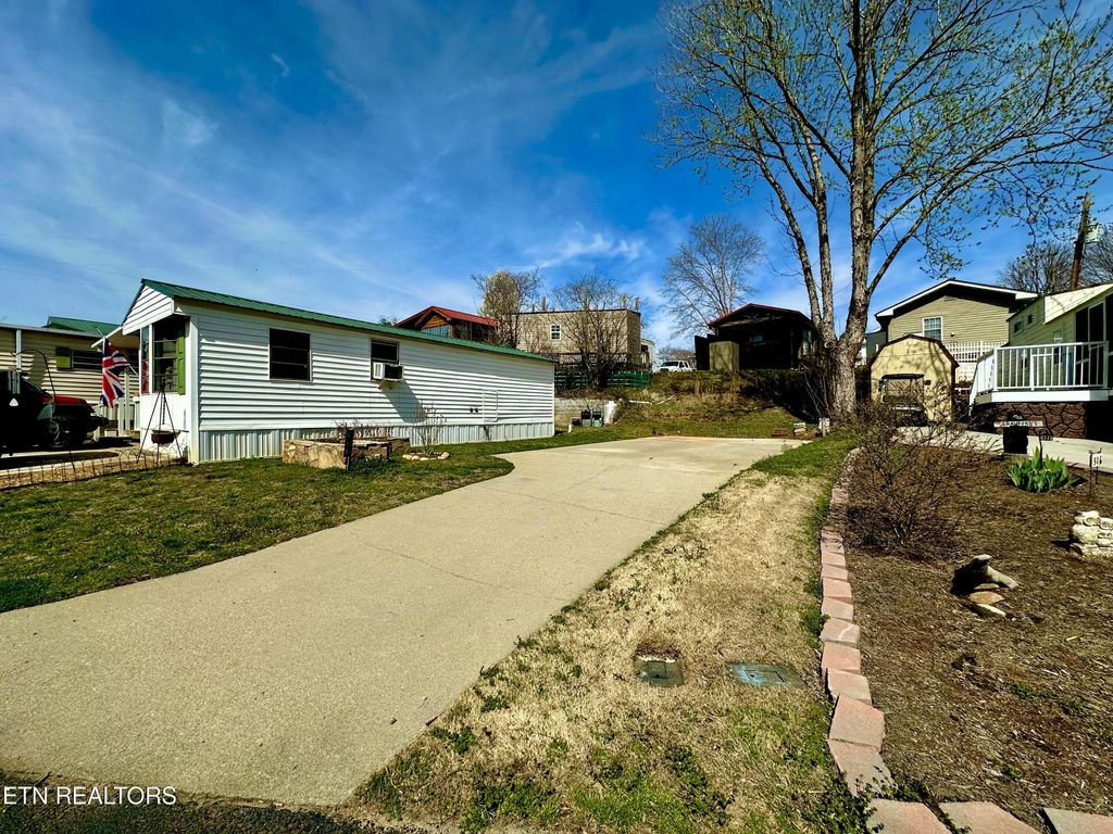 Photo of 518 Flamingo Circle, Townsend, TN 37882 (MLS # 1261972)