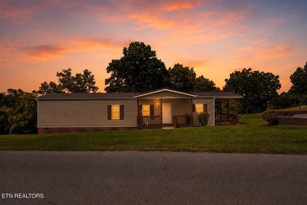 Photo of 525 Cave Springs Rd, Tazewell, TN 37879 (MLS # 1353683)