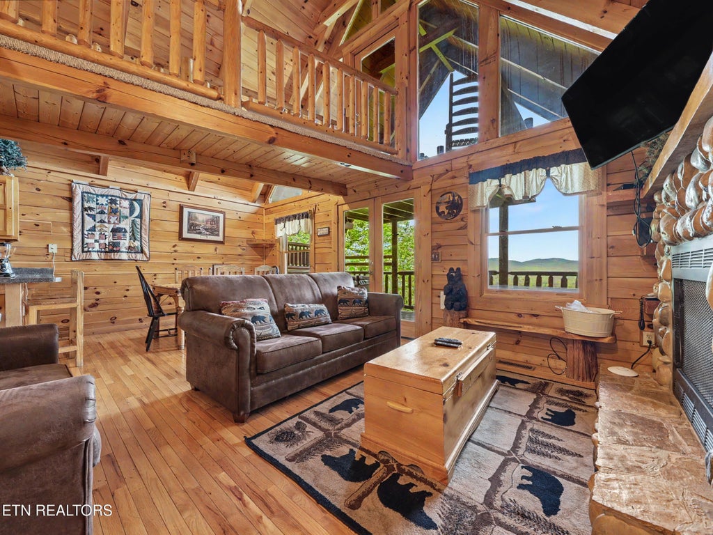 Photo of 2509 Piney Drive, Sevierville, TN 37876 (MLS # 1353700)