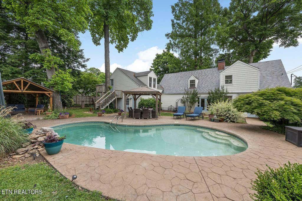 Photo of 1015 Kenesaw Ave, Knoxville, TN 37919 (MLS # 1268953)