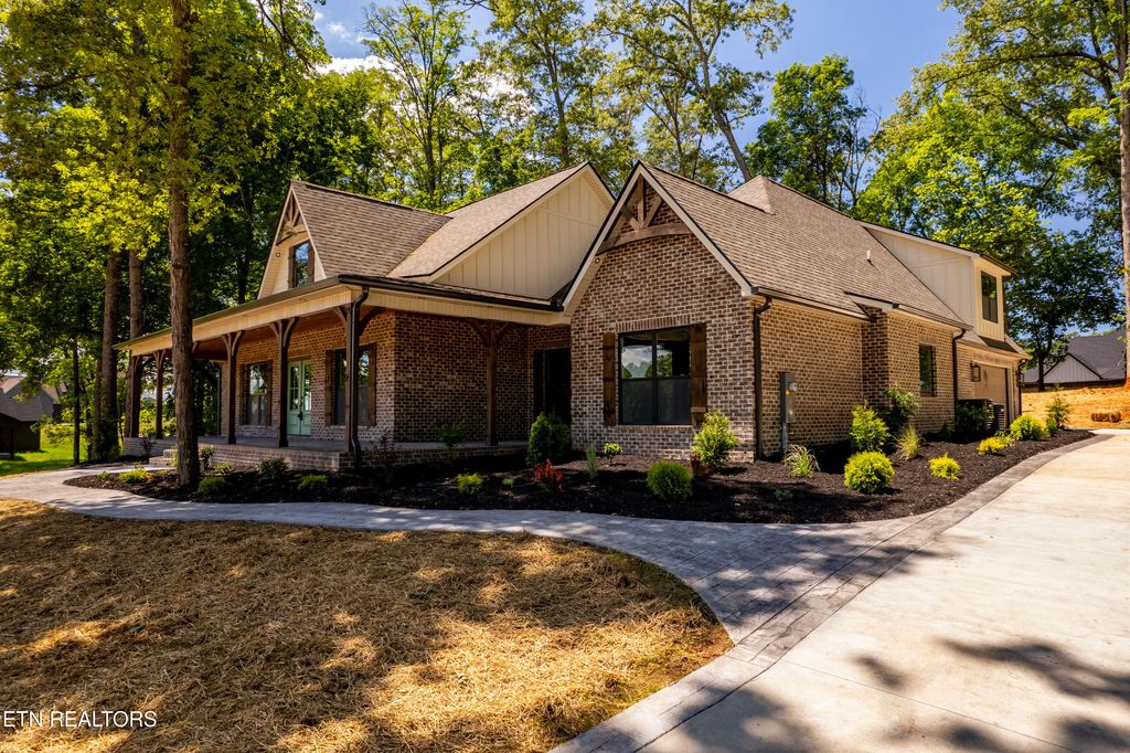 Photo of 5816 Caswell Drive, Greenback, TN 37742 (MLS # 1327232)