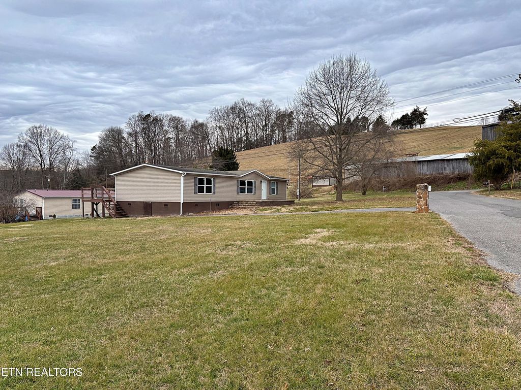 Photo of 112 Sunflower Lane, New Tazewell, TN 37825 (MLS # 1327097)