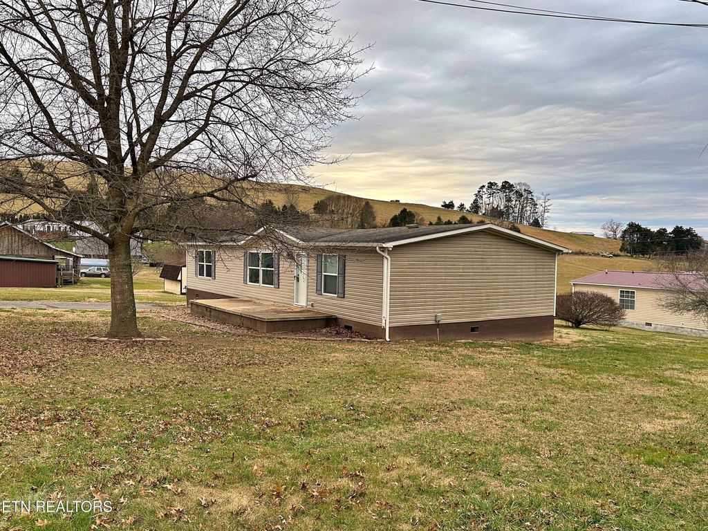 Photo of 112 Sunflower Lane, New Tazewell, TN 37825 (MLS # 1327097)