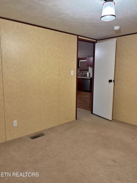 Tiny photo for 112 Sunflower Lane, New Tazewell, TN 37825 (MLS # 1327097)