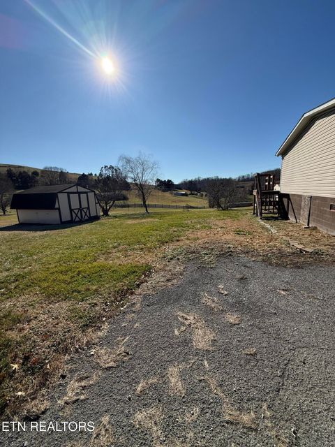 Tiny photo for 112 Sunflower Lane, New Tazewell, TN 37825 (MLS # 1327097)