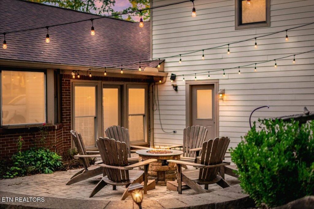 Photo of 1517 Deerfield Way, LaFollette, TN 37766 (MLS # 1332625)