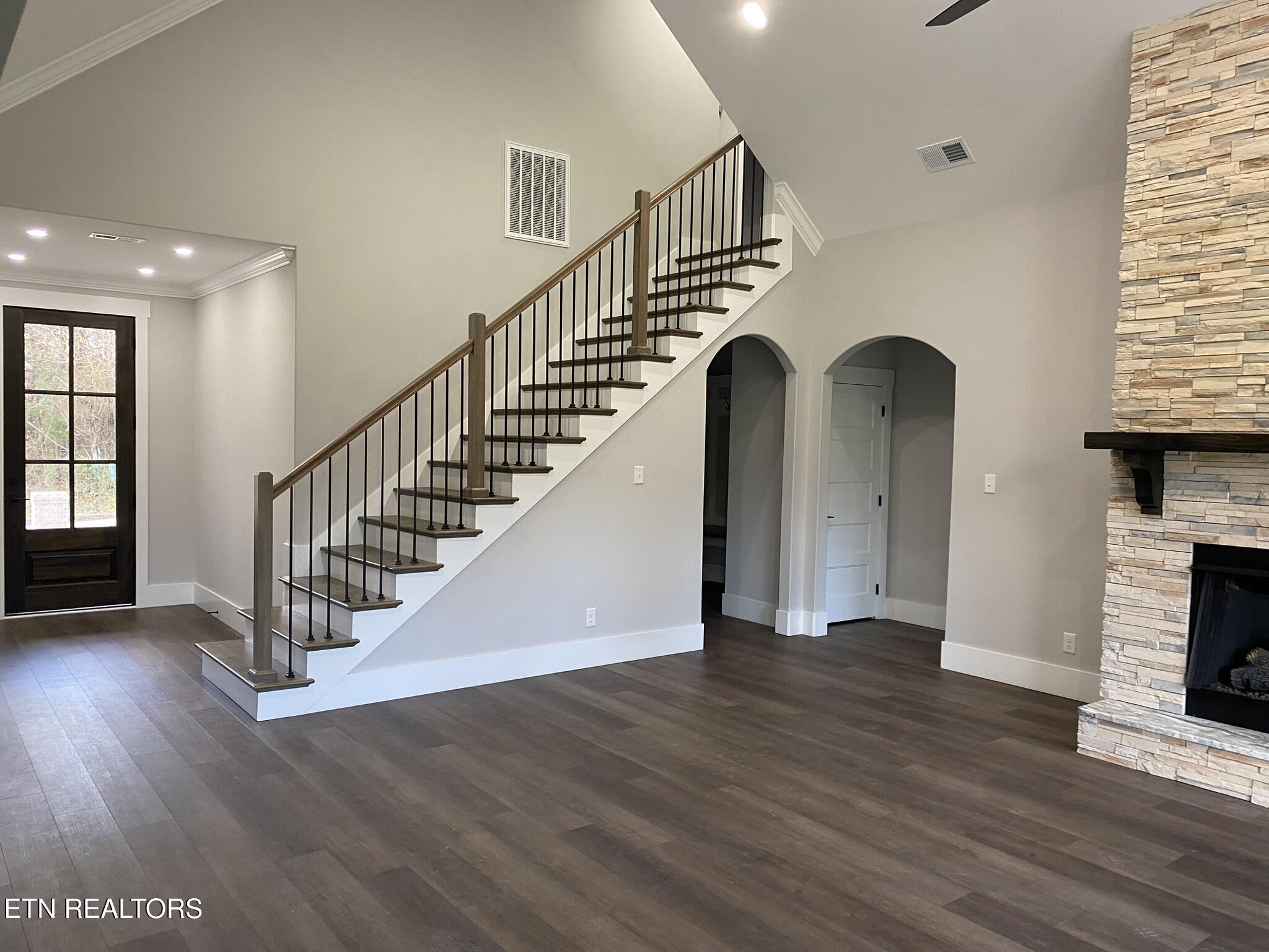1227 Fox Ridge Drive 2