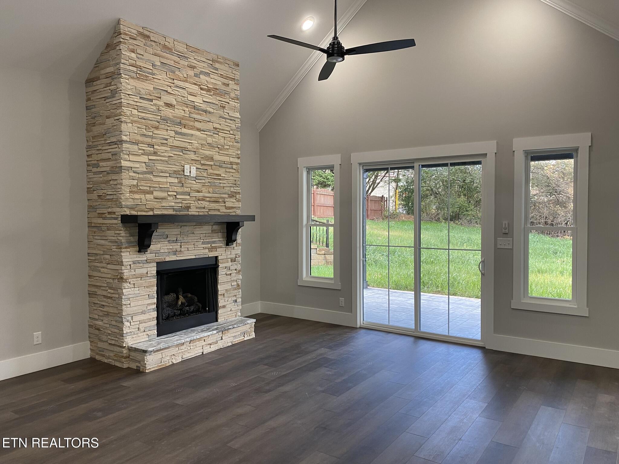 1227 Fox Ridge Drive 2
