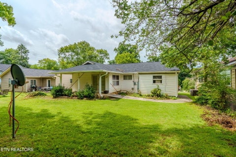 Photo of 2307 Peachtree St, Knoxville, TN 37920 (MLS # 1346121)
