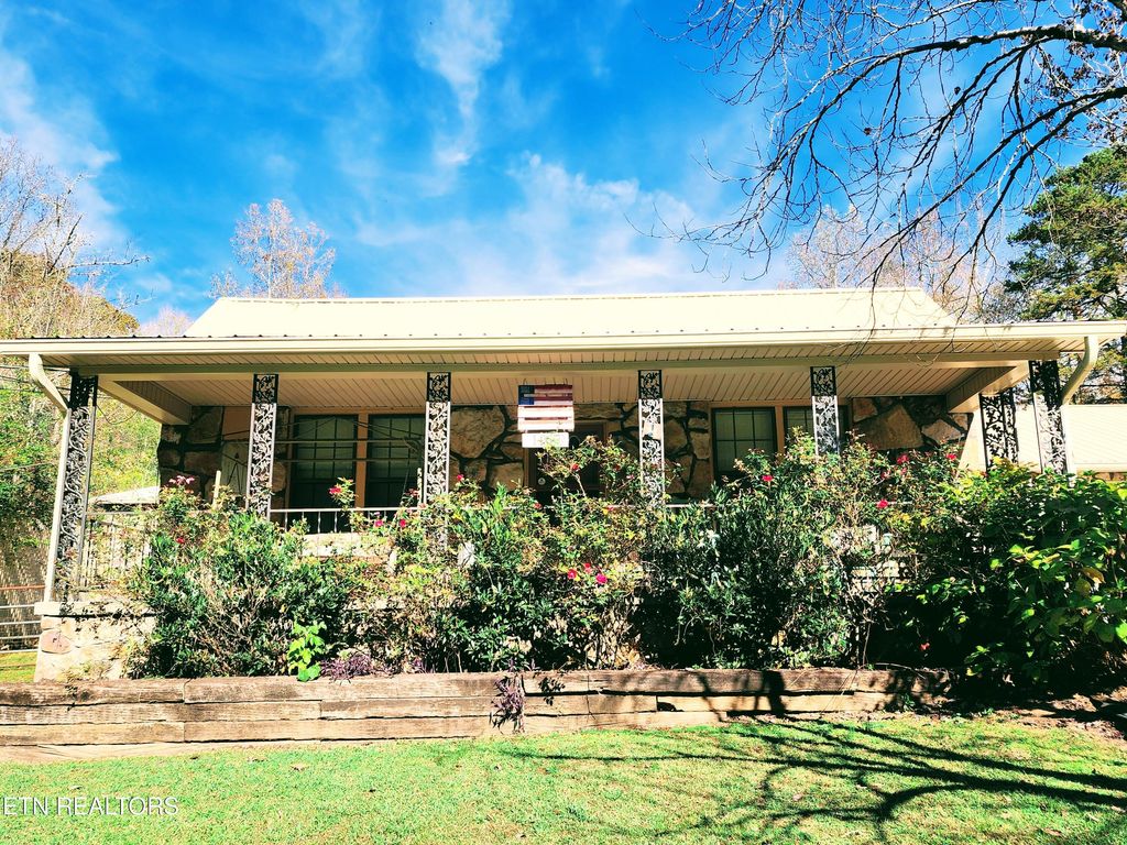 Photo of 1467 Webster Rd, Harriman, TN 37748 (MLS # 1293564)