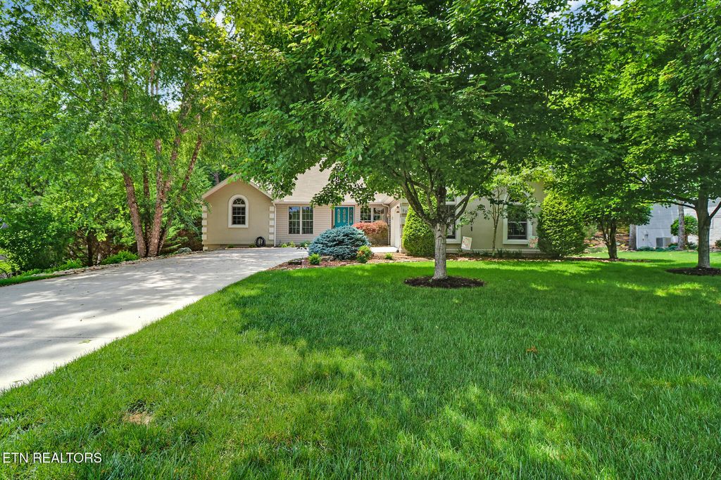 Photo of 169 Forest View Drive, Crossville, TN 38558 (MLS # 1305100)