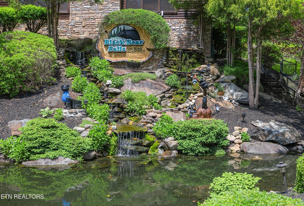 Photo of 721 Poplar Falls Way, Gatlinburg, TN 37738 (MLS # 1299330)