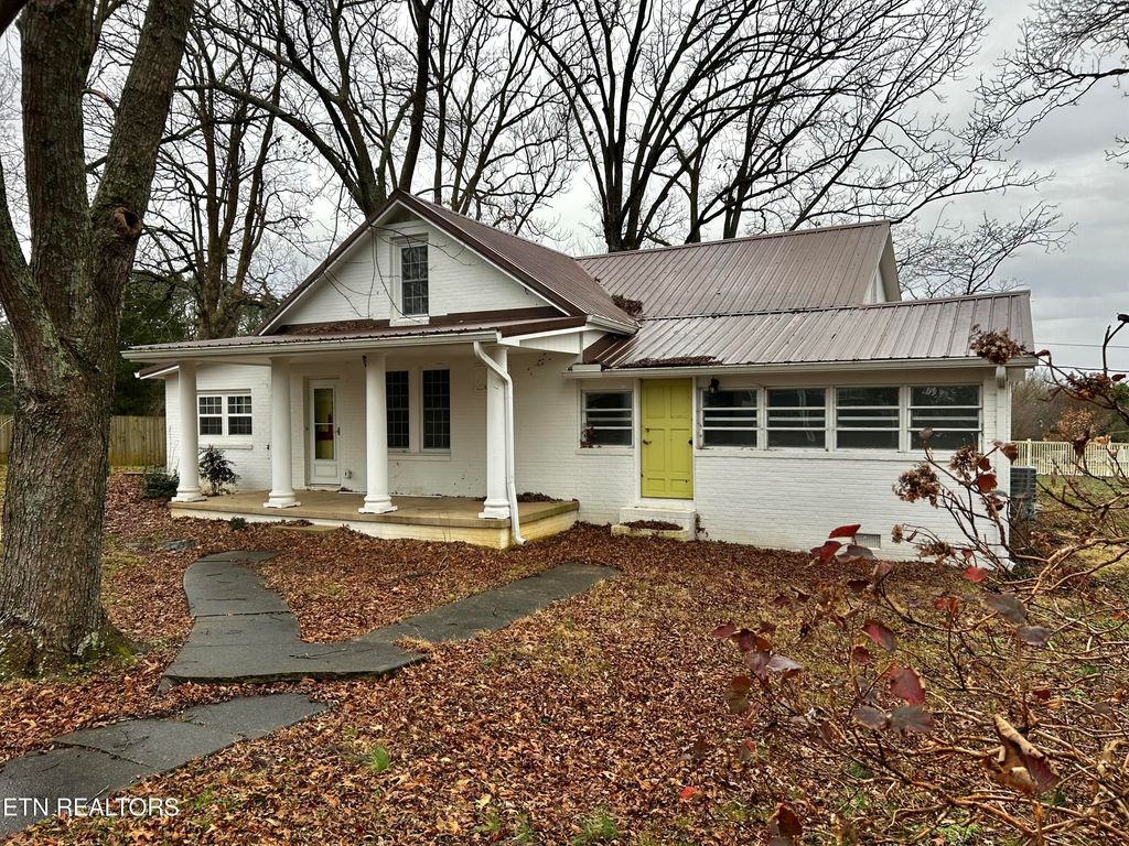 Photo of 104 Helms Drive, Madisonville, TN 37354 (MLS # 1322665)