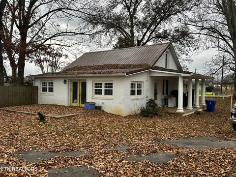 Photo of 104 Helms Drive, Madisonville, TN 37354 (MLS # 1322665)