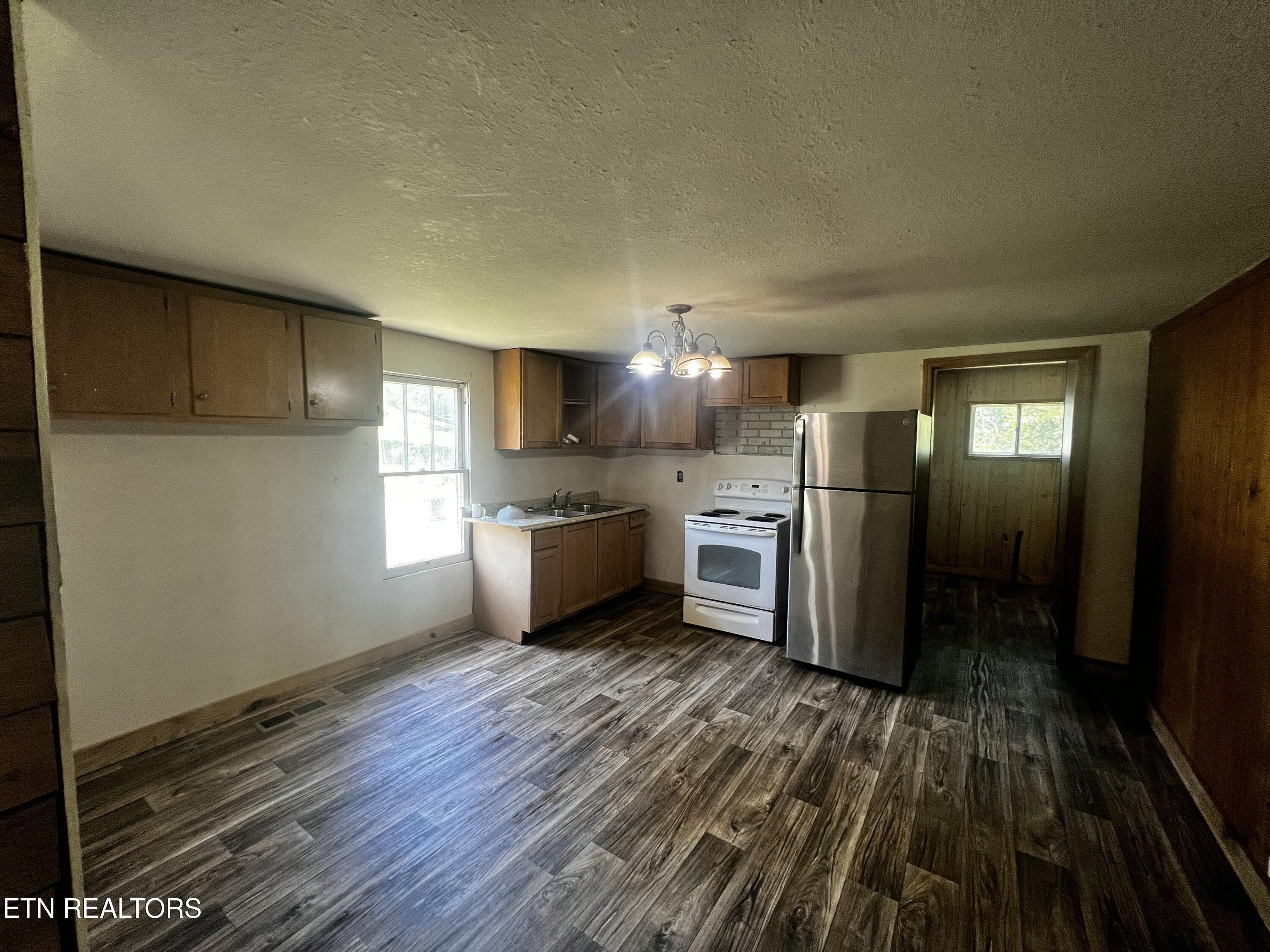105 Cedar Ave