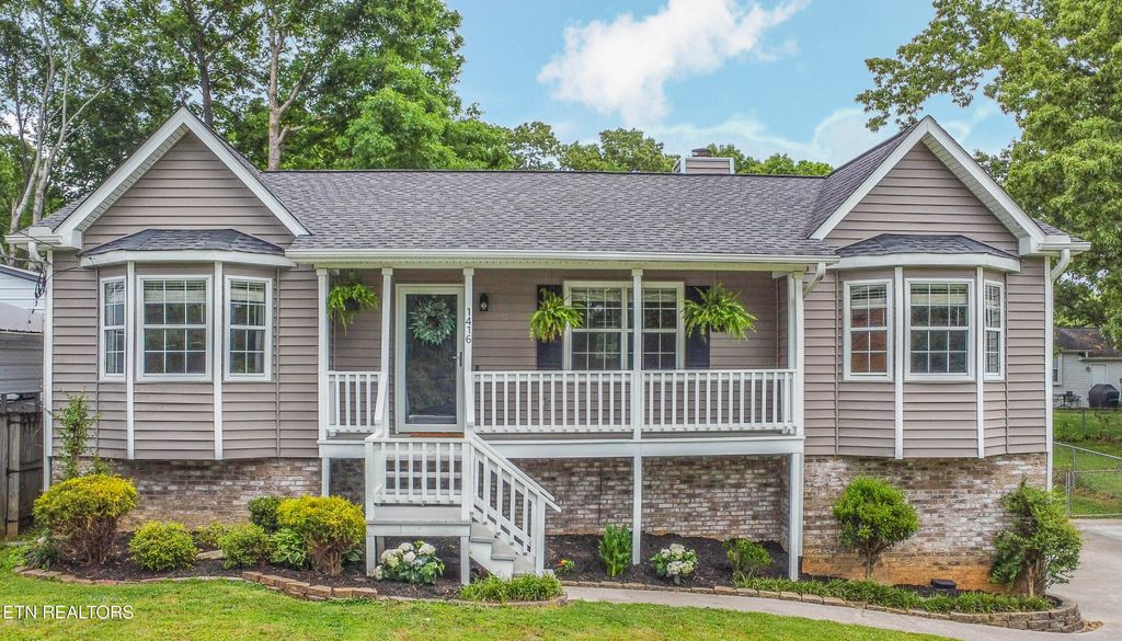 Photo of 1416 Overton Lane, Knoxville, TN 37923 (MLS # 1340441)