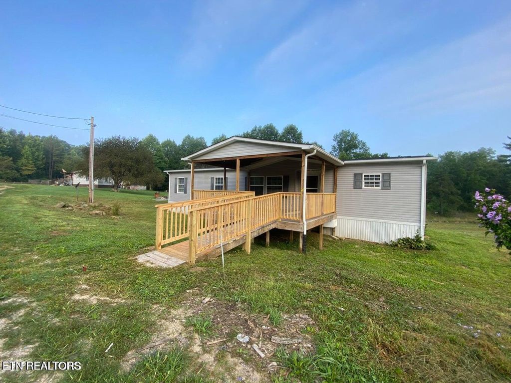 Photo of 306 Honeycutt Rd, Oneida, TN 37841 (MLS # 1324468)