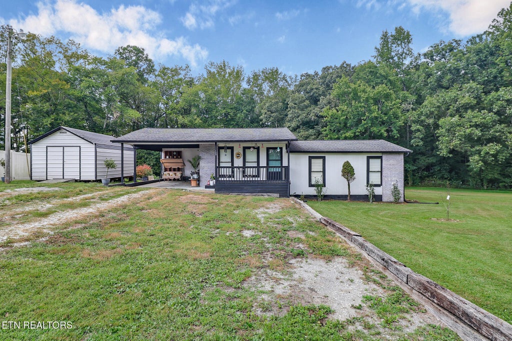 Photo of 125 Christopher Rd, Wartburg, TN 37887 (MLS # 1354926)