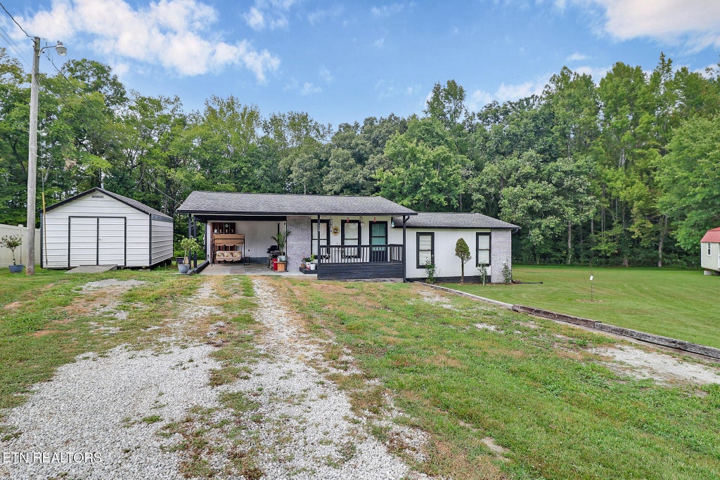 Photo of 125 Christopher Rd, Wartburg, TN 37887 (MLS # 1354926)